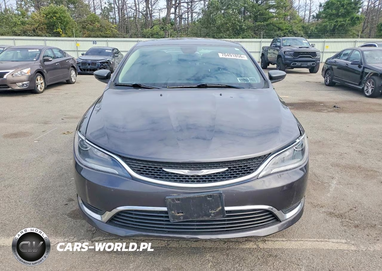 2015 Chrysler 200 Limited VIN:1C3CCCAB2FN525910 - 5