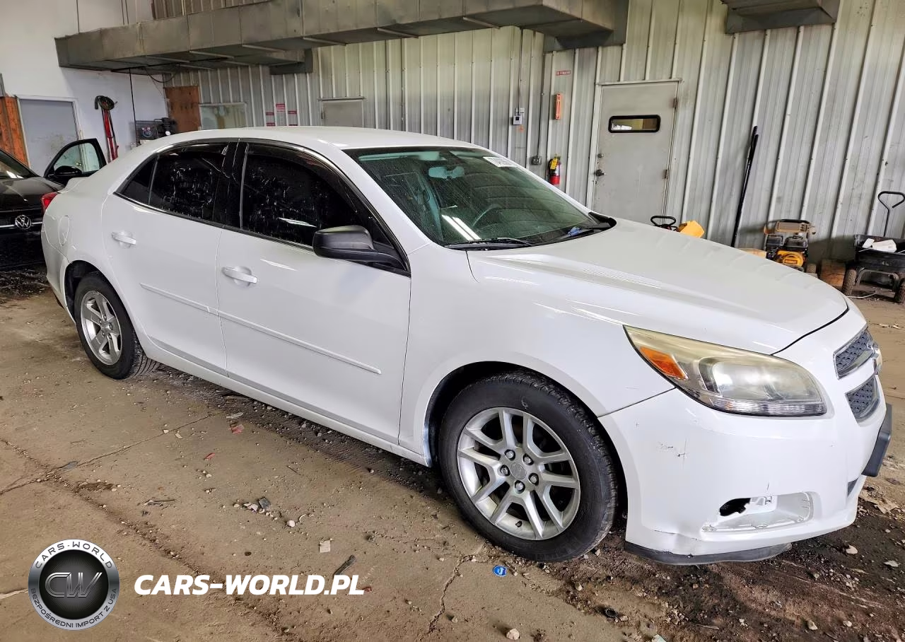 2013 Chevrolet Malibu Ls VIN:1G11B5SAXDF182920 - 4