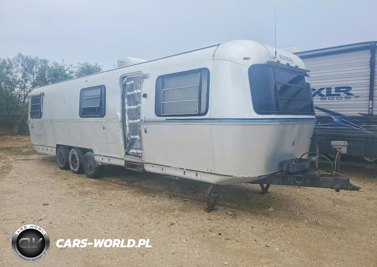 1985 Fleetwood Avion Camper – zdjęcie 1 z 10