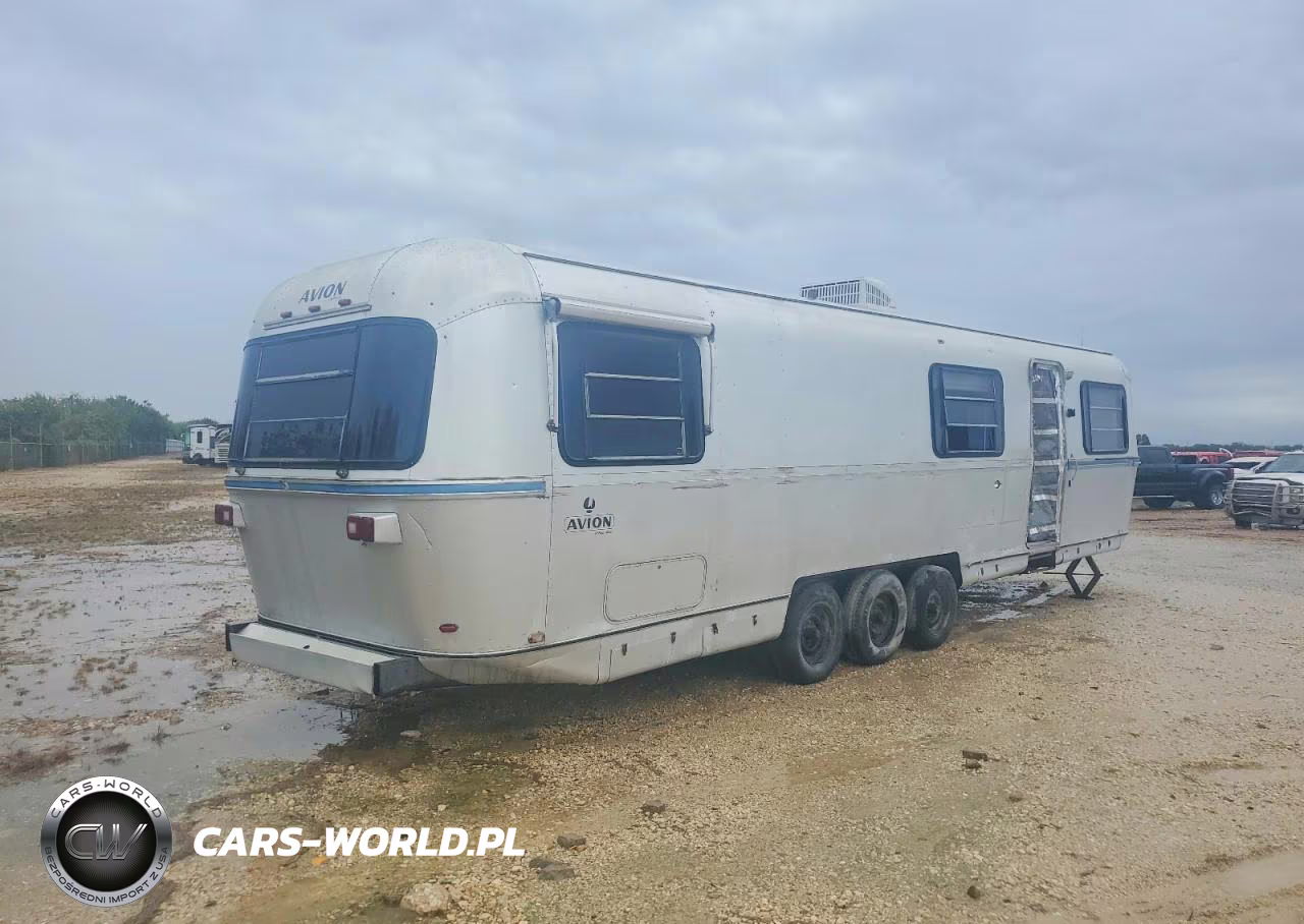 1985 Fleetwood Avion Camper VIN:1EE1W3432F9304610 - 4