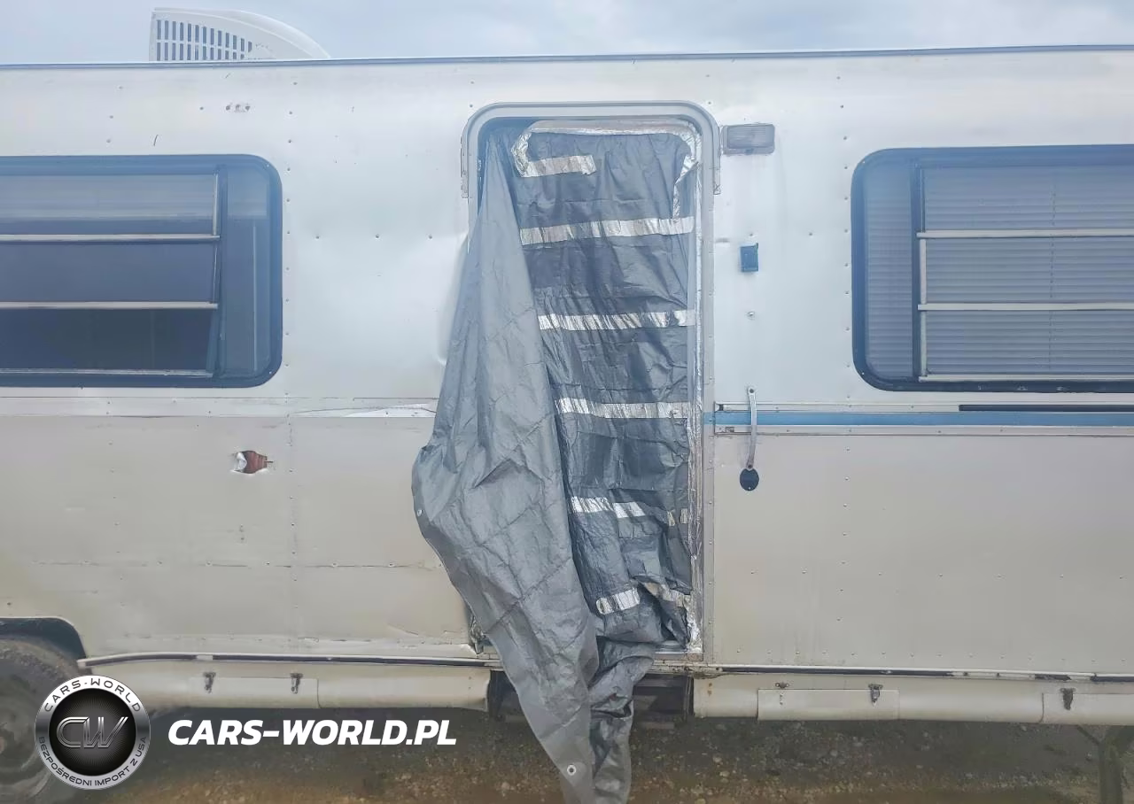 1985 Fleetwood Avion Camper VIN:1EE1W3432F9304610 - 9