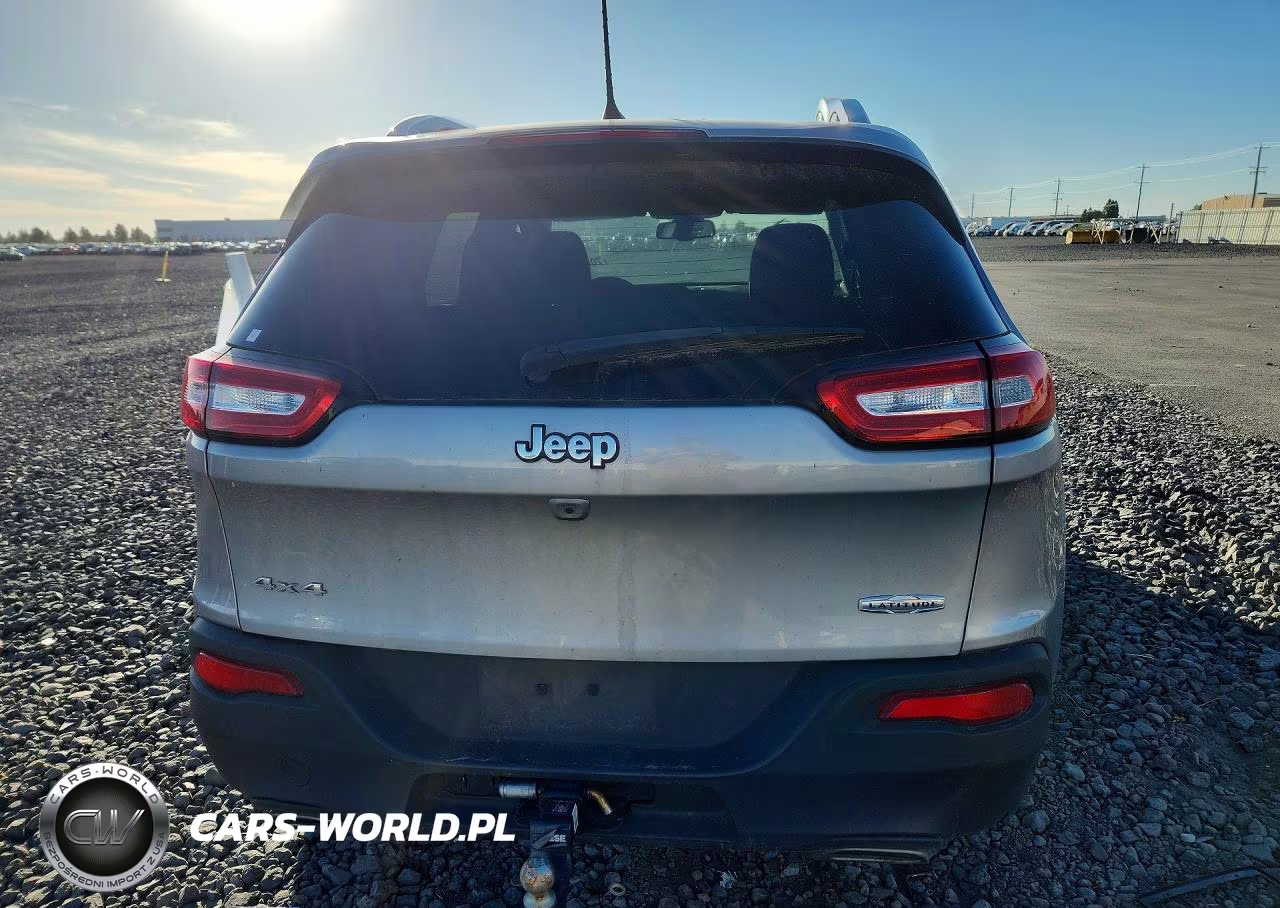 2017 Jeep Cherokee Latitude VIN:1C4PJMCS3HW648277 - 6