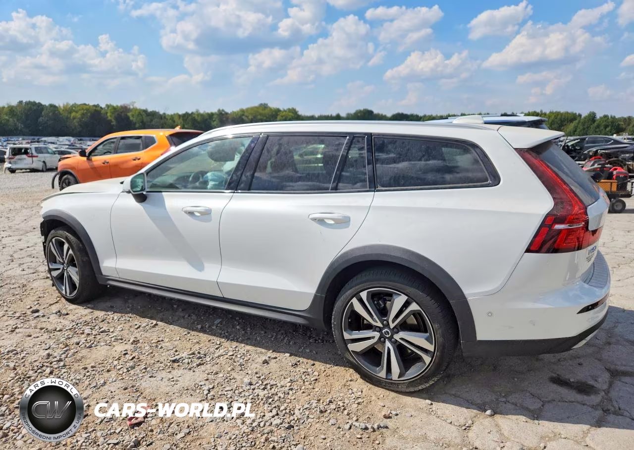 2024 Volvo V60 Cross Country Plus VIN:YV4L12WY0R2139966 - 2