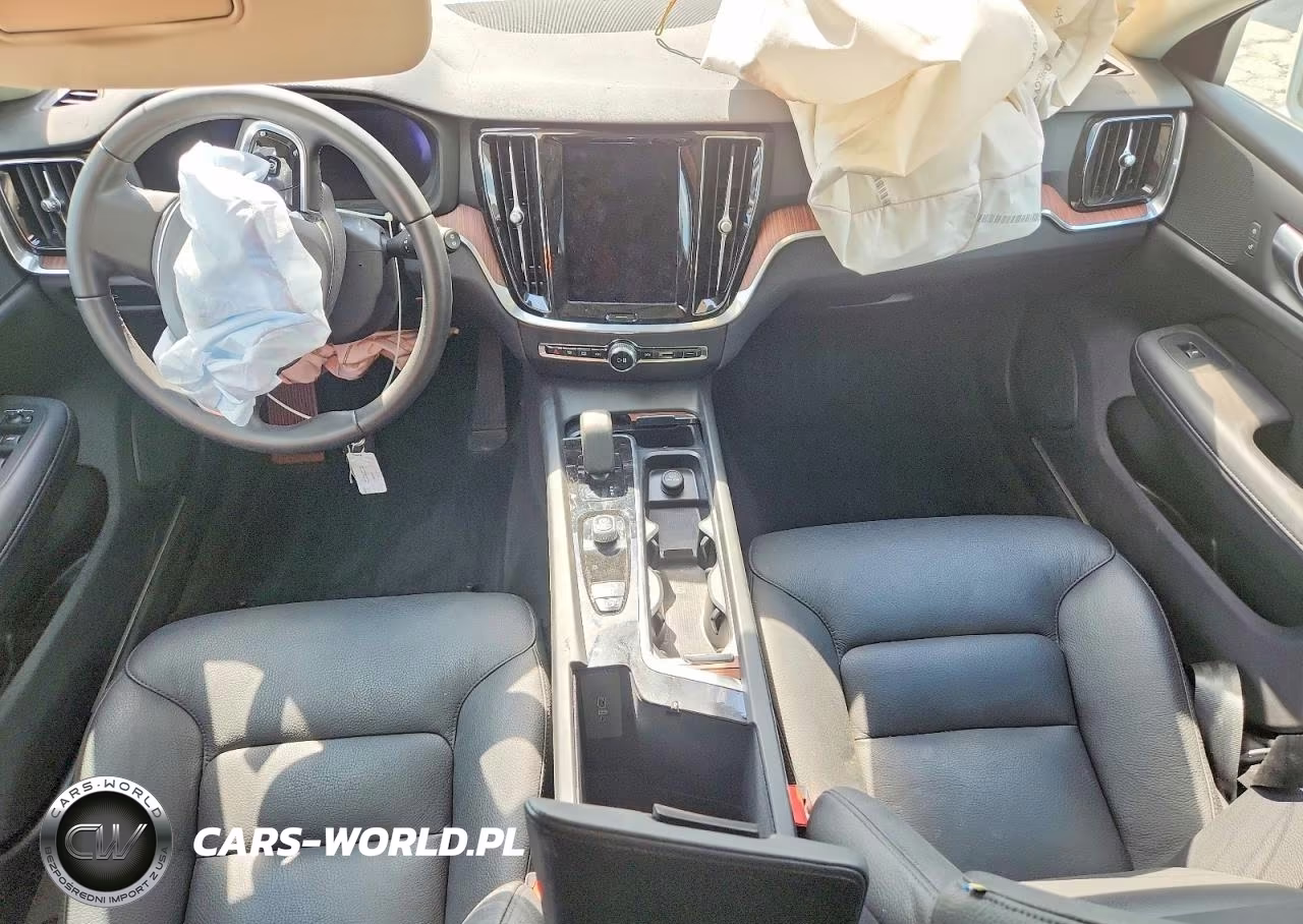 2024 Volvo V60 Cross Country Plus VIN:YV4L12WY0R2139966 - 8
