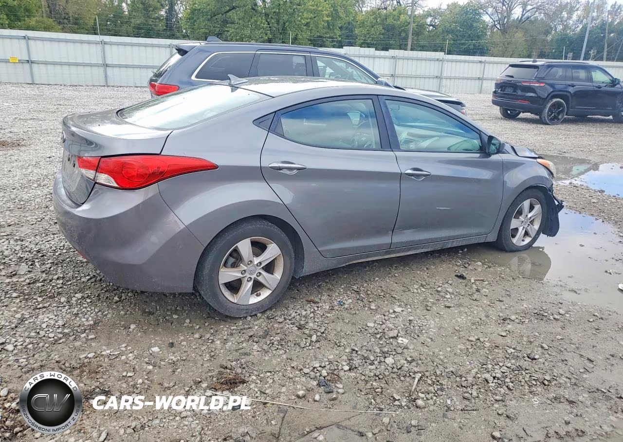 2013 Hyundai Elantra VIN:5NPDH4AE9DH322933 - 3