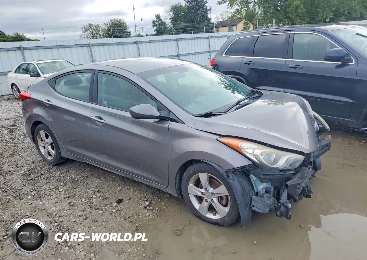 2013 Hyundai Elantra VIN:5NPDH4AE9DH322933 - 4