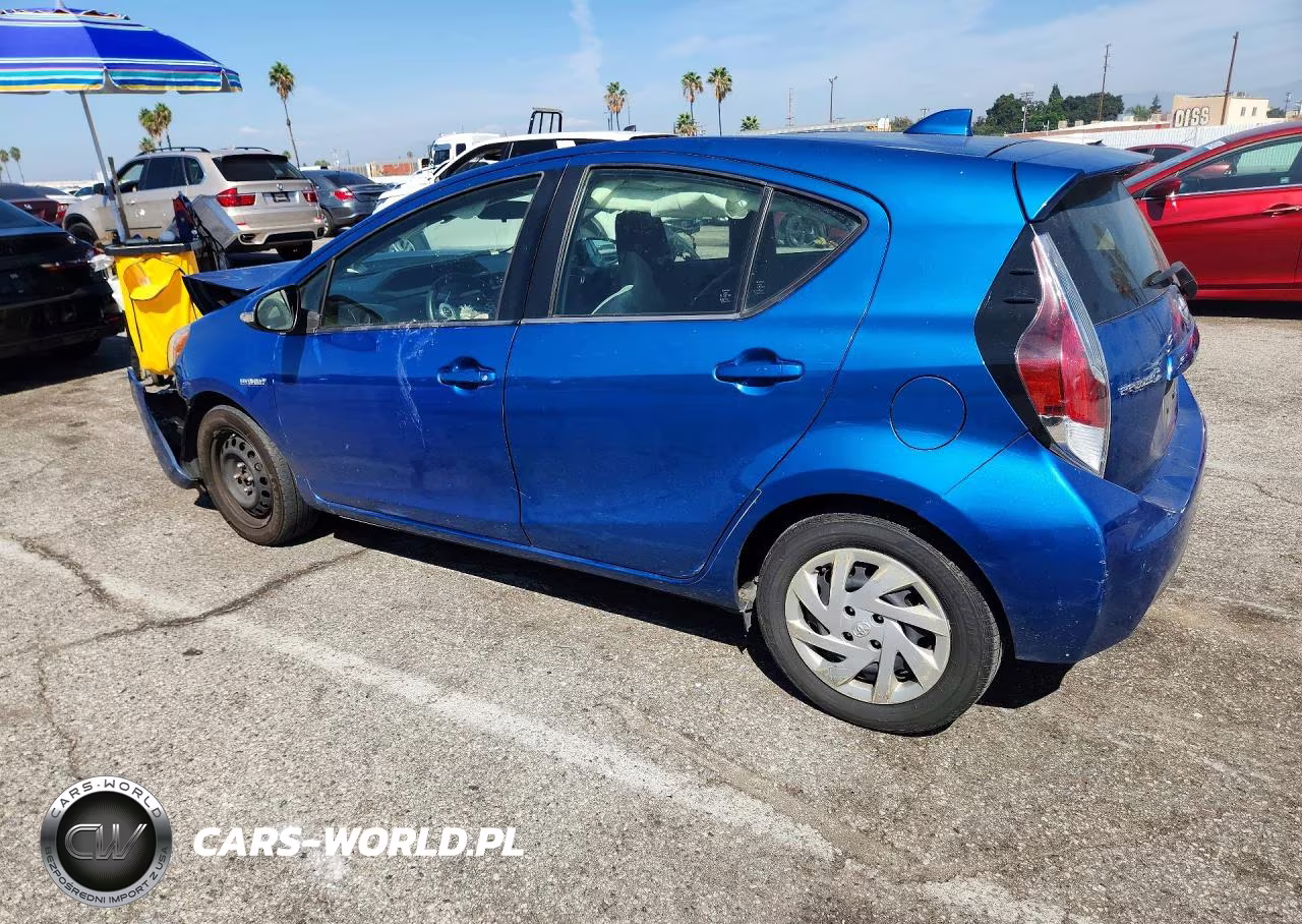 2015 Toyota Prius C One VIN:JTDKDTB3XF1106352 - 2