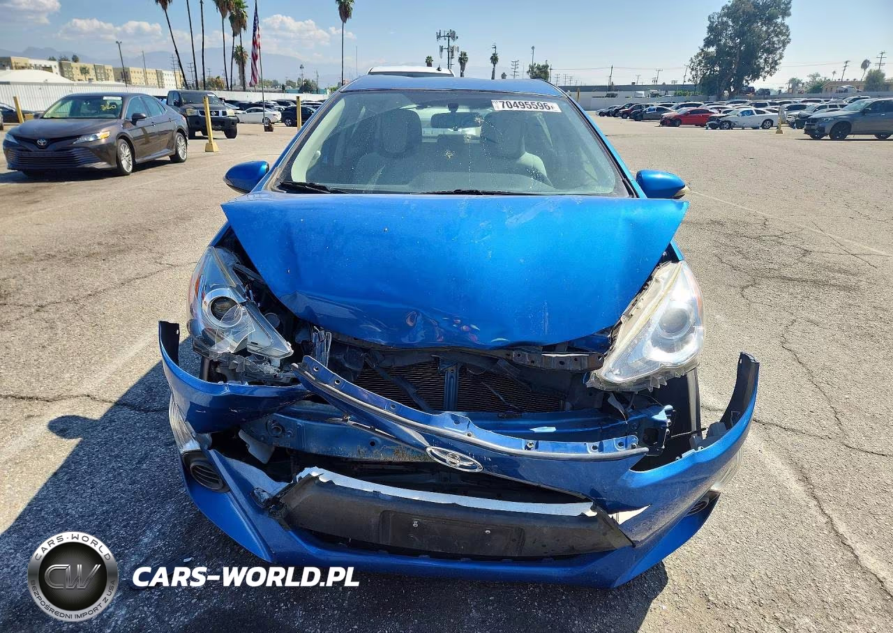 2015 Toyota Prius C One VIN:JTDKDTB3XF1106352 - 5