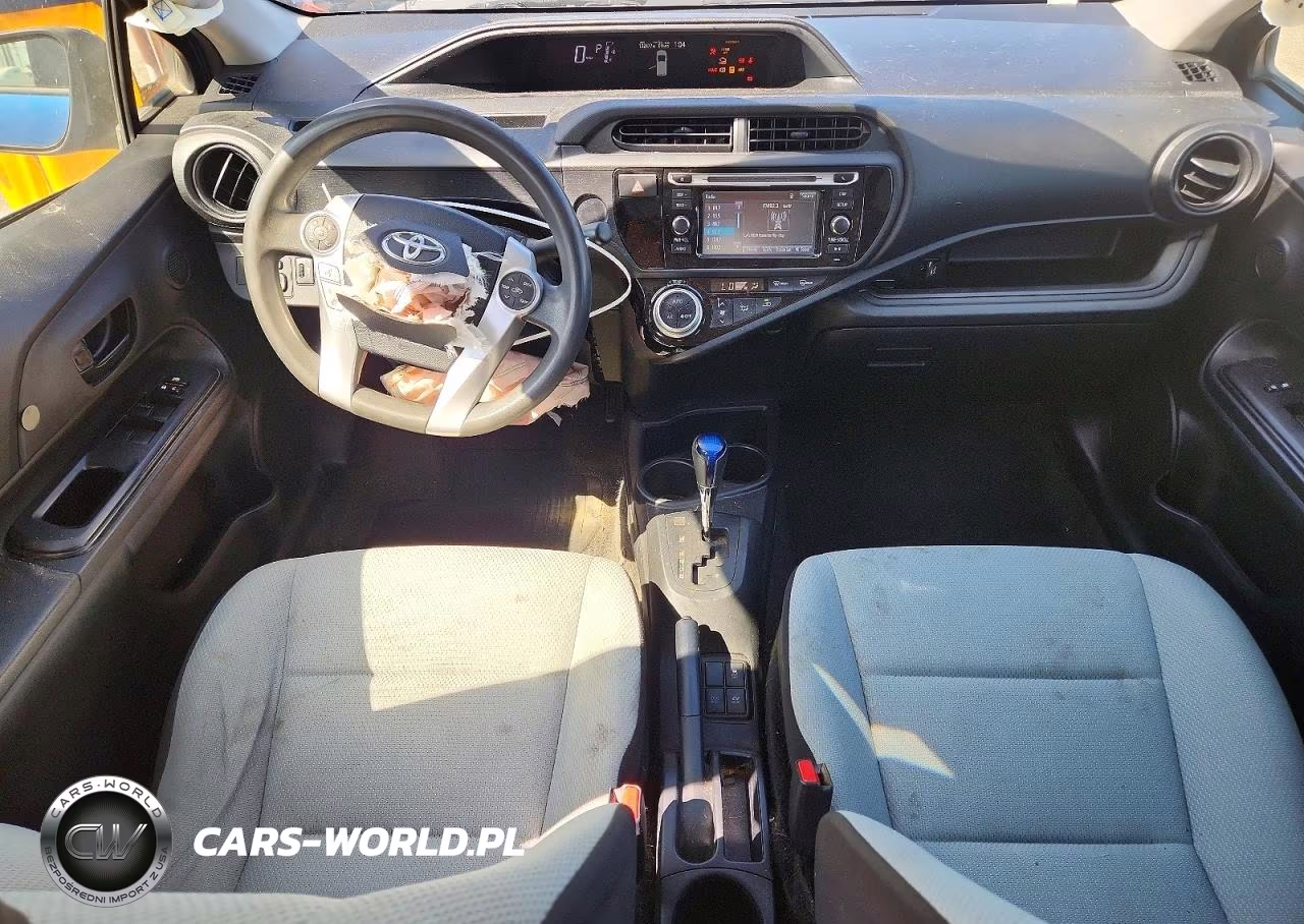 2015 Toyota Prius C One VIN:JTDKDTB3XF1106352 - 8