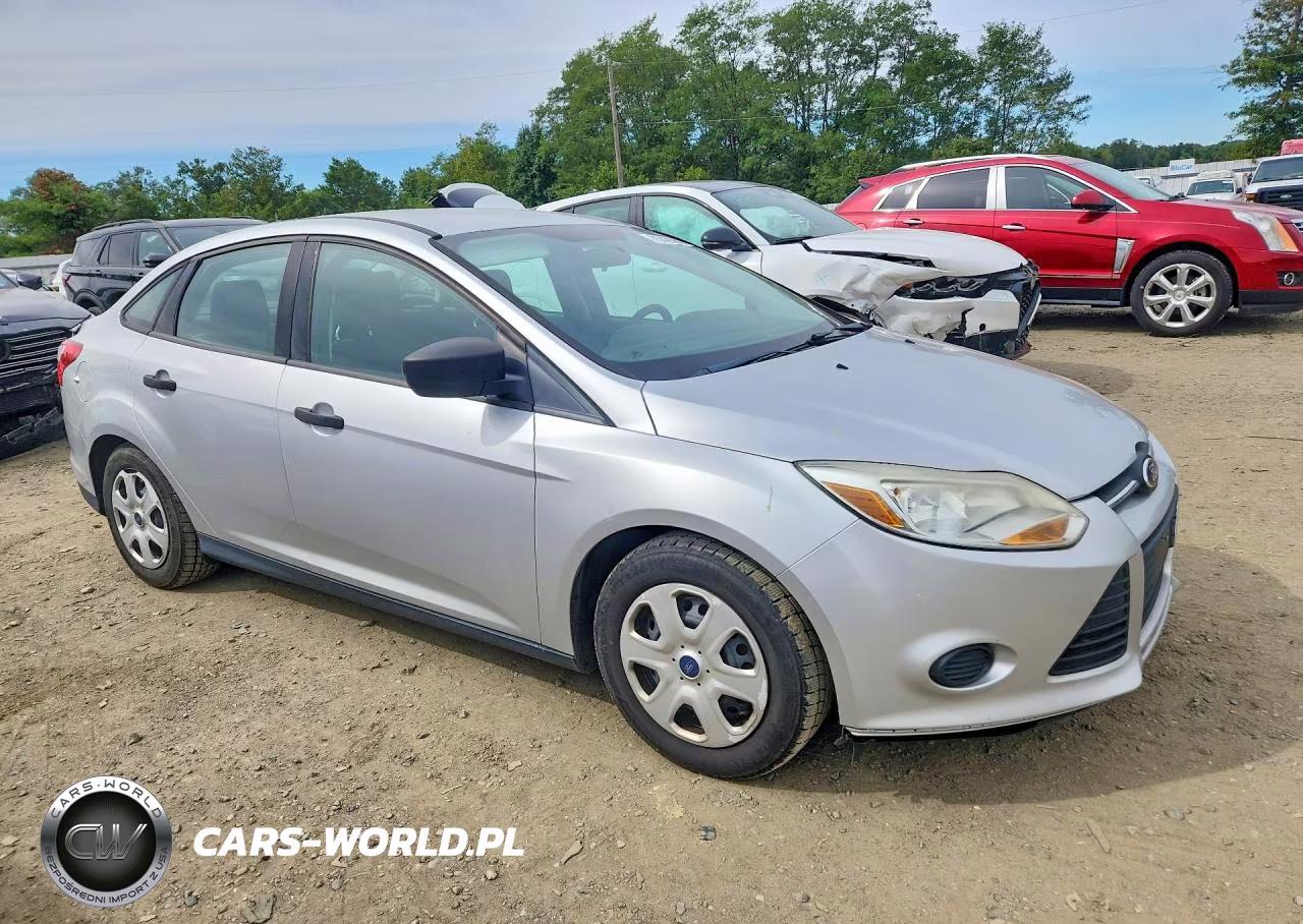 2013 Ford Focus S VIN:1FADP3E27DL118680 - 4