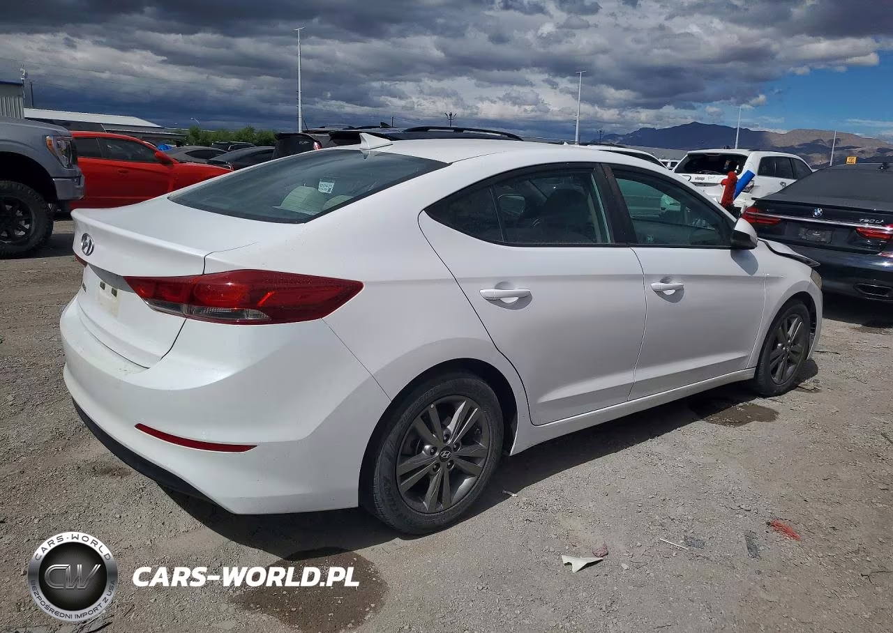 2018 Hyundai Elantra Sel VIN:5NPD84LF7JH246954 - 3