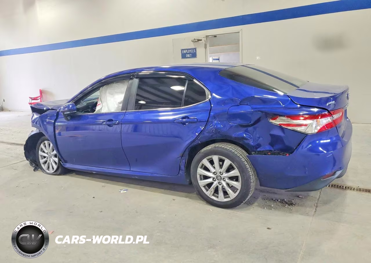 2018 Toyota Camry Le VIN:4T1B11HK2JU564854 - 2
