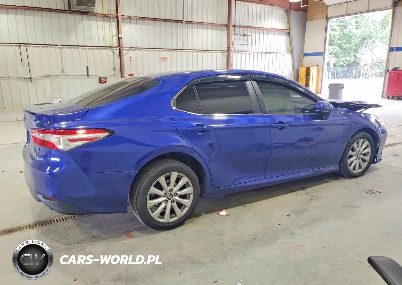 2018 Toyota Camry Le VIN:4T1B11HK2JU564854 - 3
