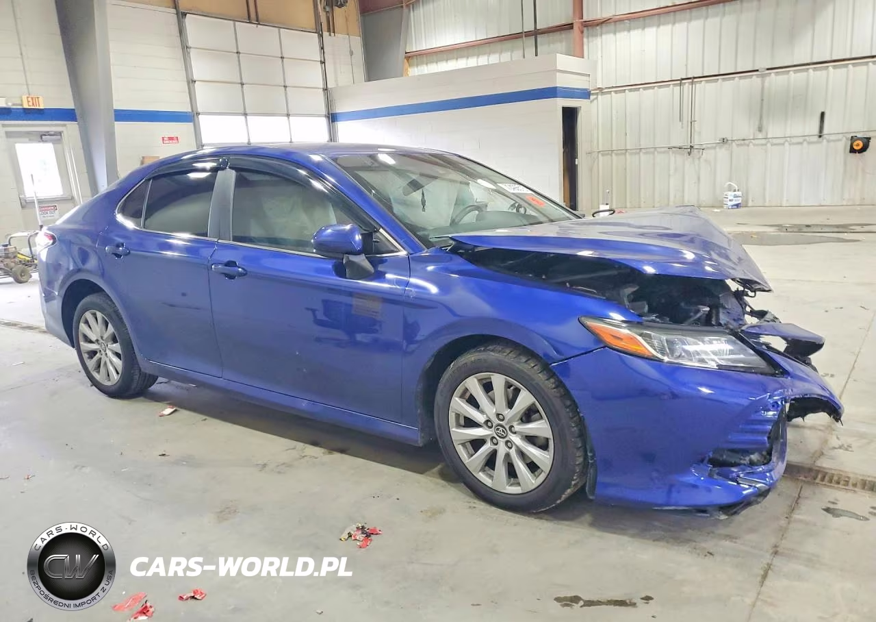 2018 Toyota Camry Le VIN:4T1B11HK2JU564854 - 4