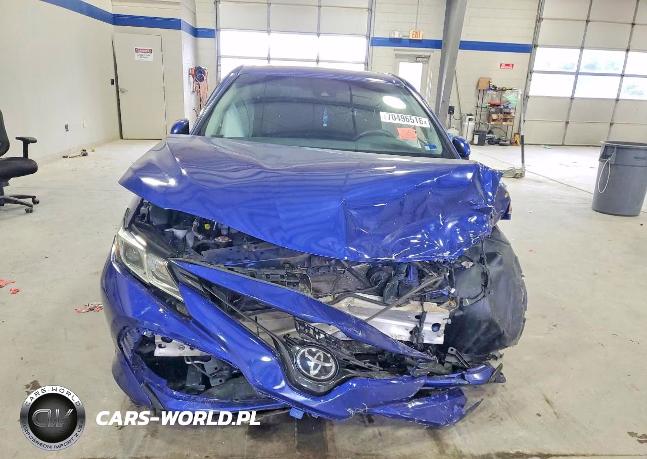 2018 Toyota Camry Le VIN:4T1B11HK2JU564854 - 5