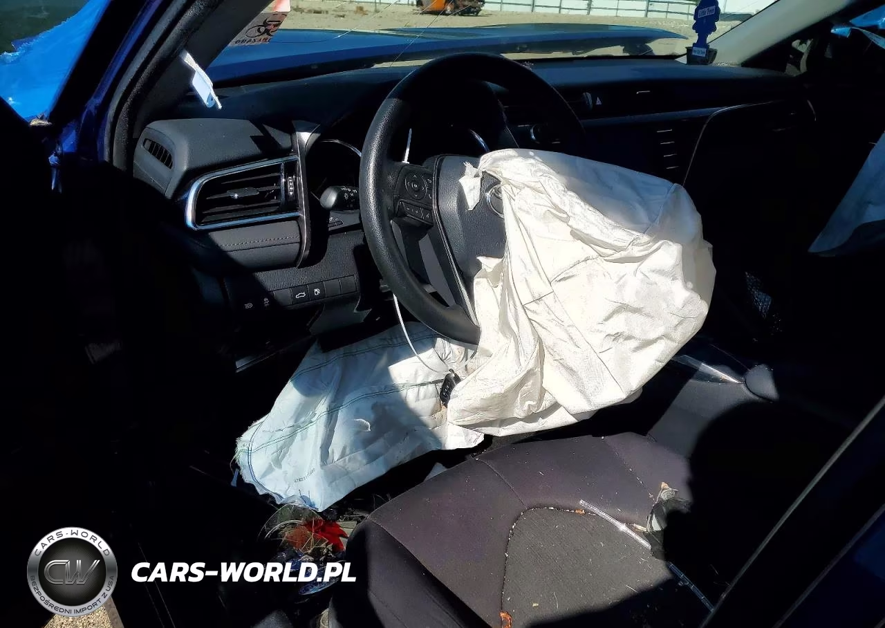 2018 Toyota Camry Le VIN:4T1B11HK2JU564854 - 8