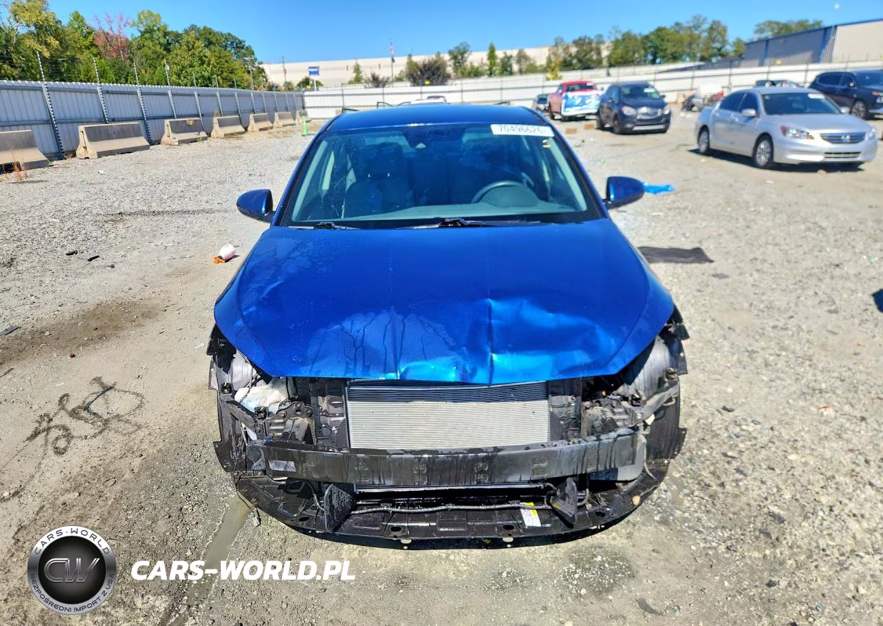 2019 Hyundai Elantra Sel VIN:5NPD84LF4KH409979 - 5
