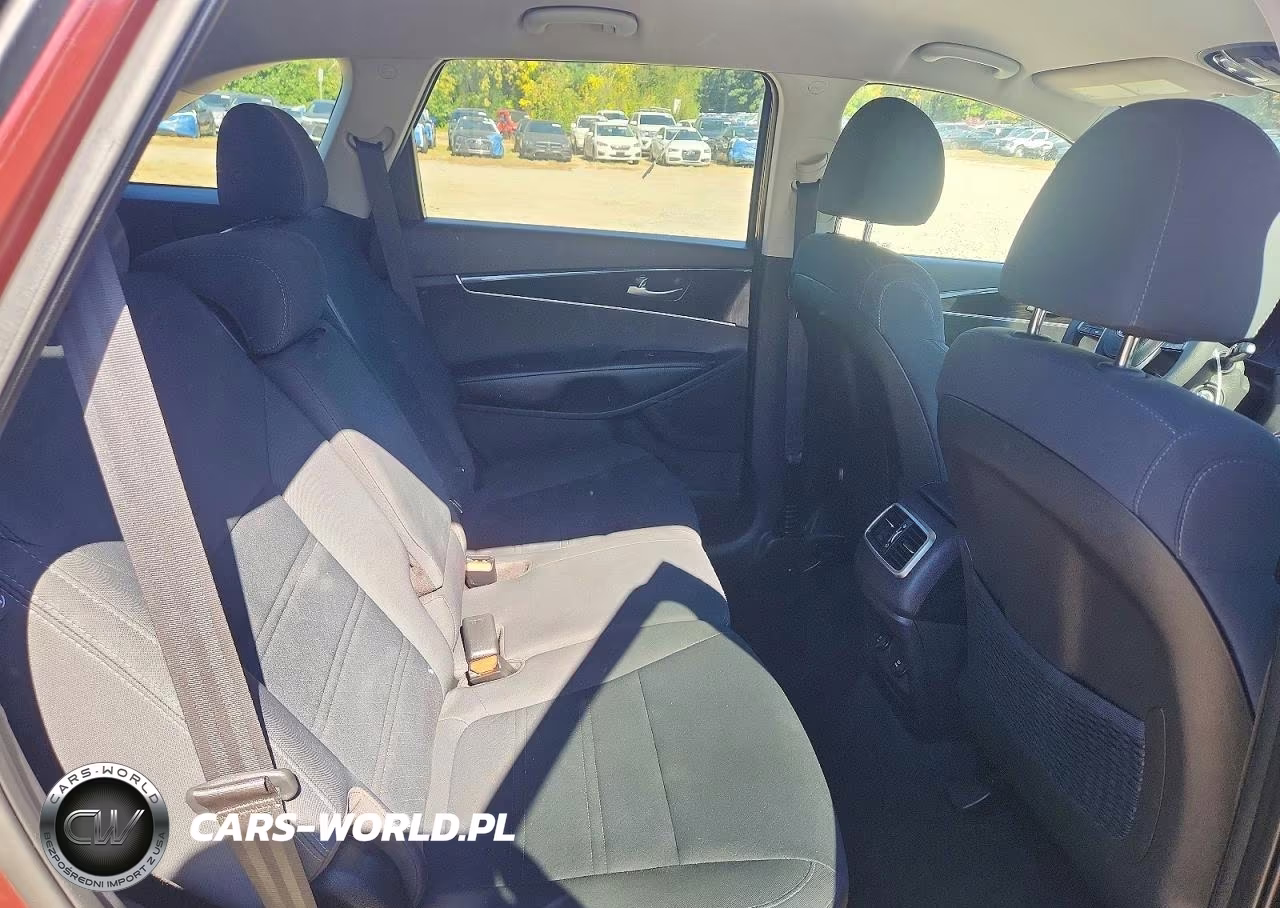 2019 Kia Sorento Lx VIN:5XYPGDA35KG466854 - 11