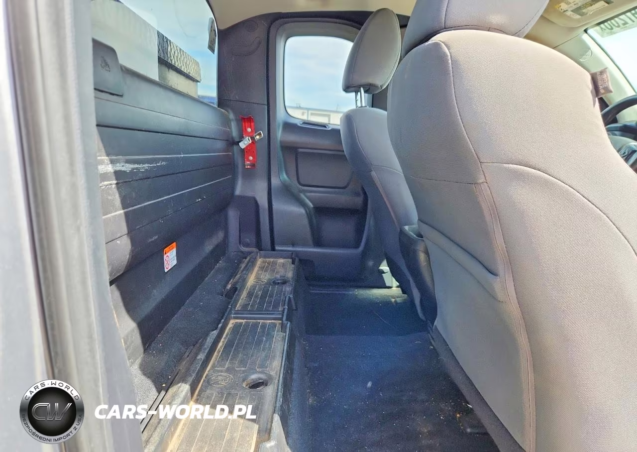 2019 Toyota Tacoma Sr VIN:5TFRX5GN7KX153650 - 10