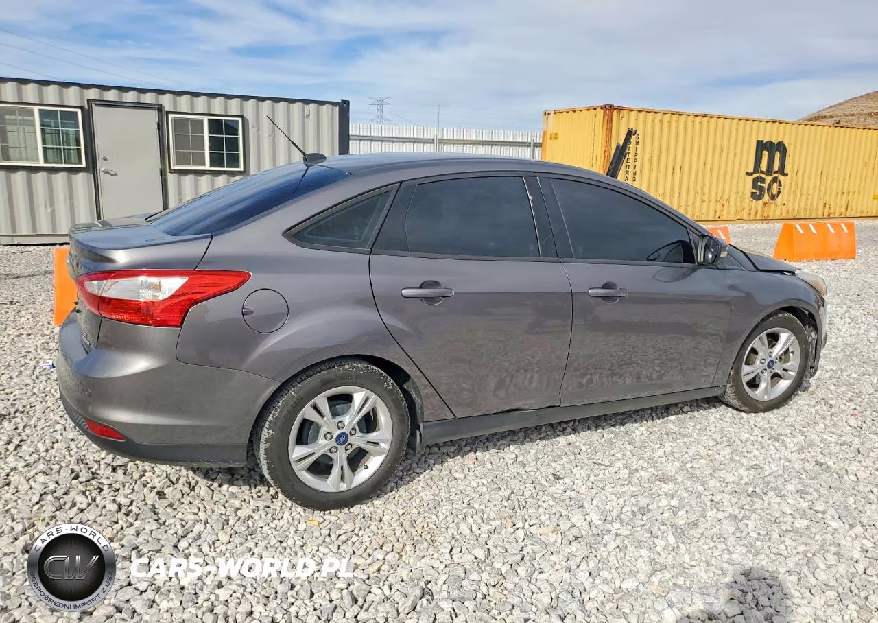 2014 Ford Focus Se VIN:1FADP3F29EL185474 - 3