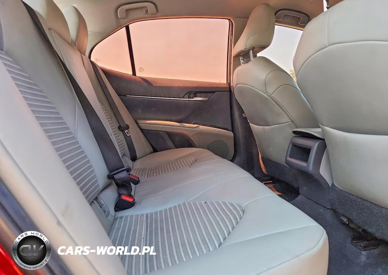2018 Toyota Camry Se VIN:4T1B11HK0JU617342 - 10