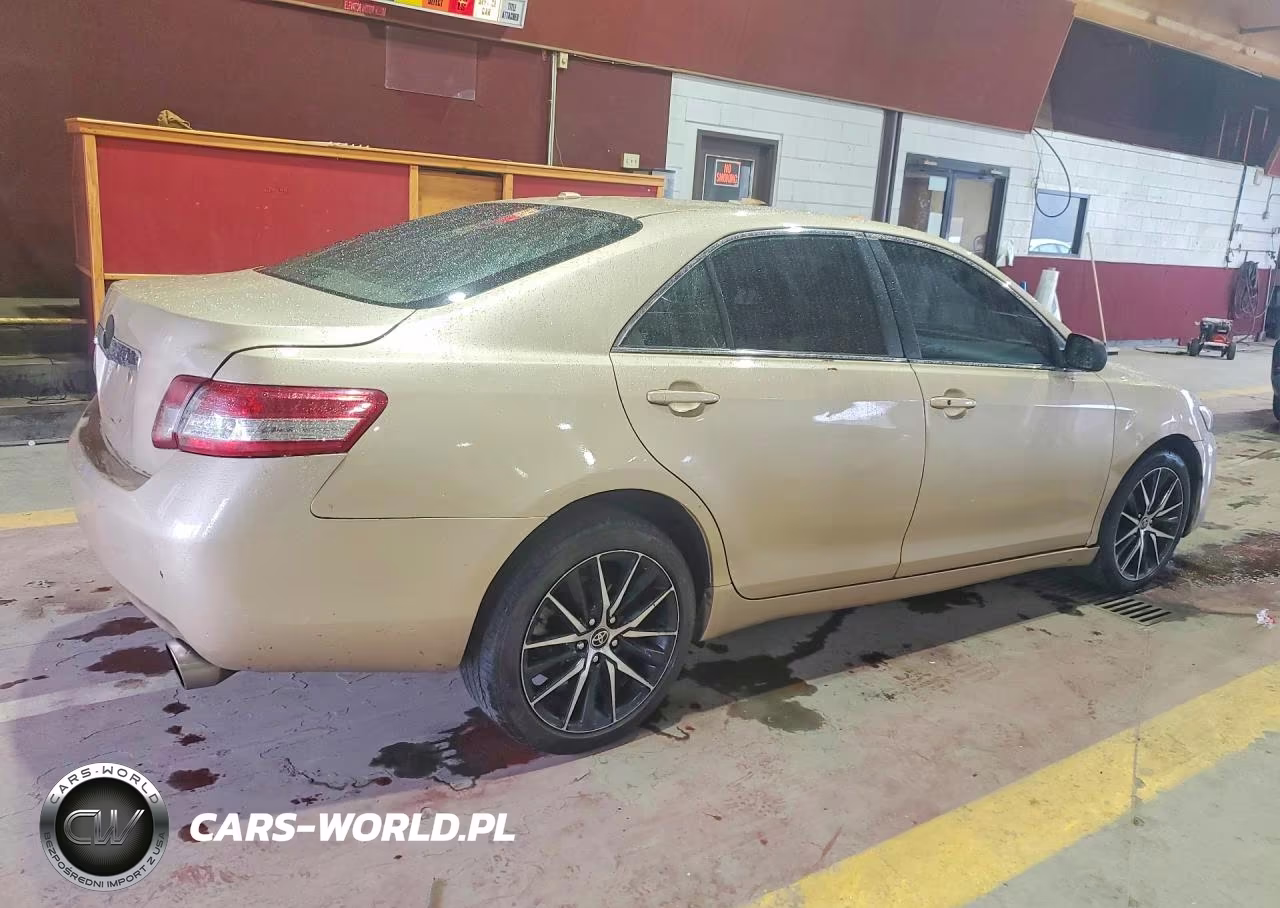 2010 Toyota Camry Xle VIN:4T4BF3EK3AR071918 - 3