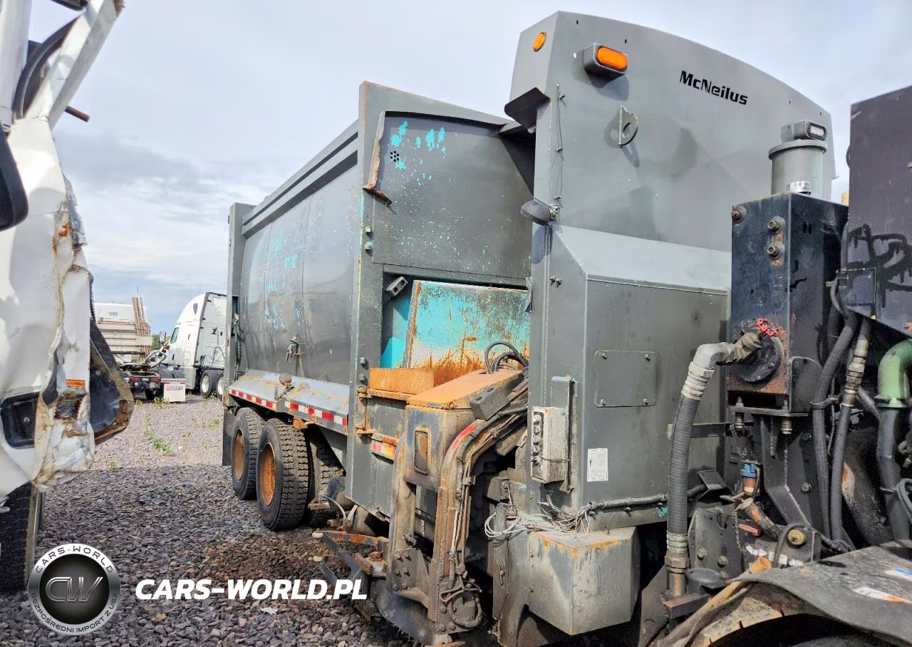 2006 Cadillac Refuse Truck VIN:1CYCCR58X6T047422 - 13