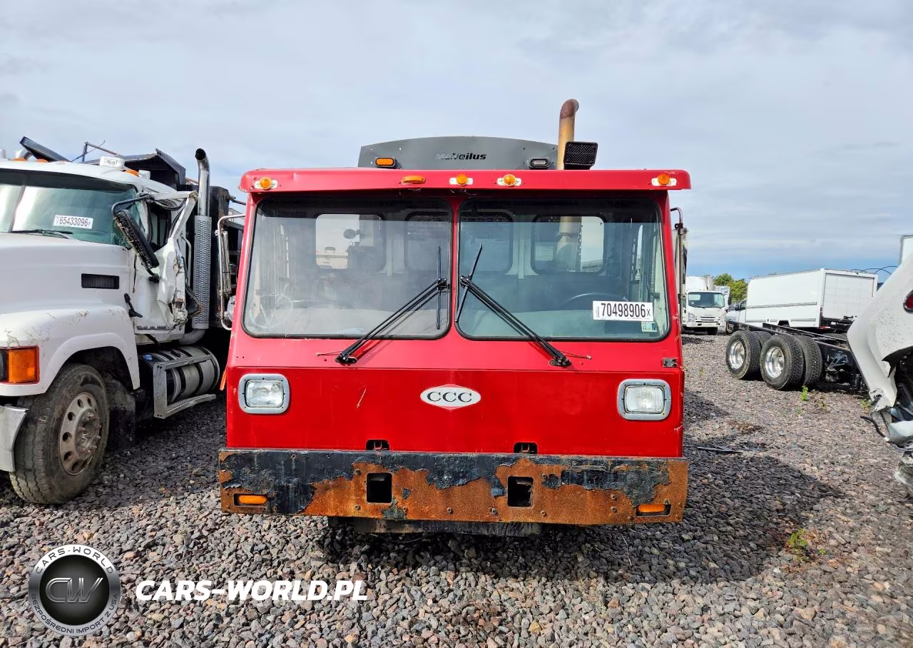2006 Cadillac Refuse Truck VIN:1CYCCR58X6T047422 - 5