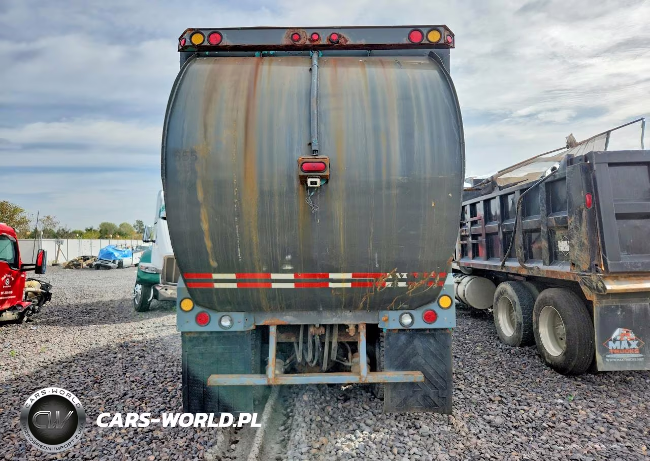 2006 Cadillac Refuse Truck VIN:1CYCCR58X6T047422 - 6