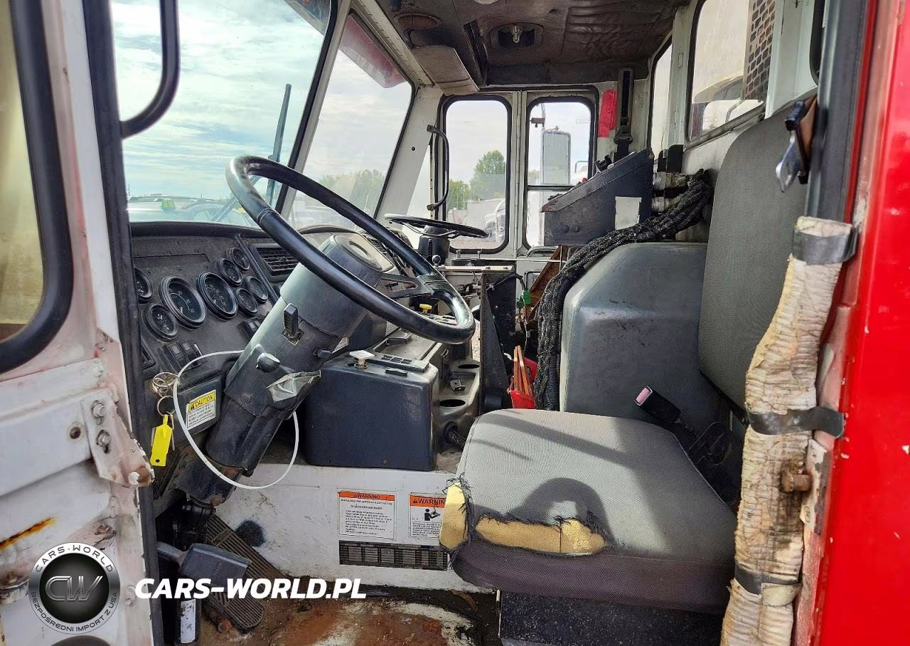 2006 Cadillac Refuse Truck VIN:1CYCCR58X6T047422 - 7