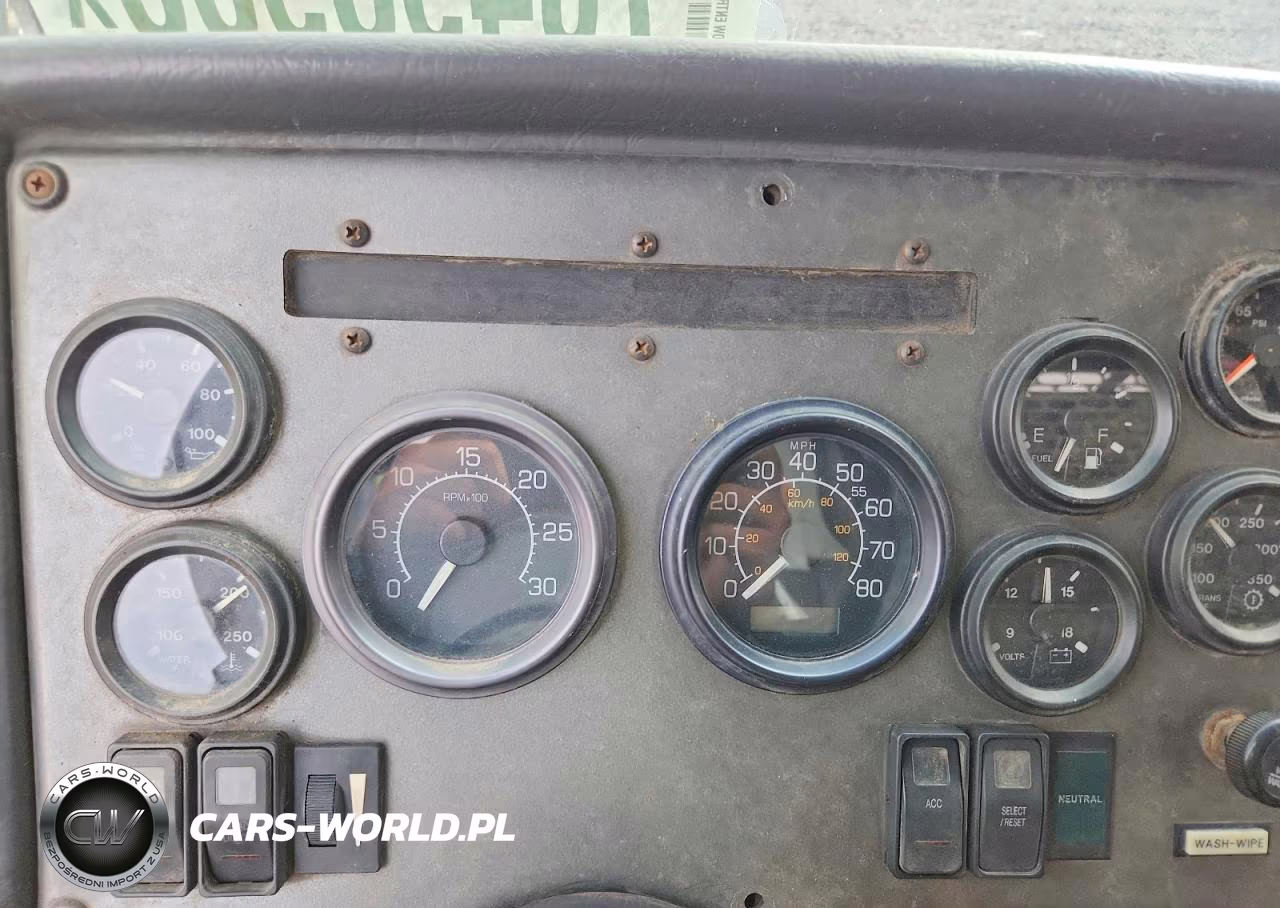 2006 Cadillac Refuse Truck VIN:1CYCCR58X6T047422 - 9