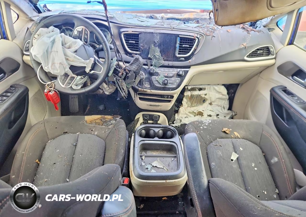 2020 Chrysler Pacifica Touring VIN:2C4RC1FG7LR281958 - 8
