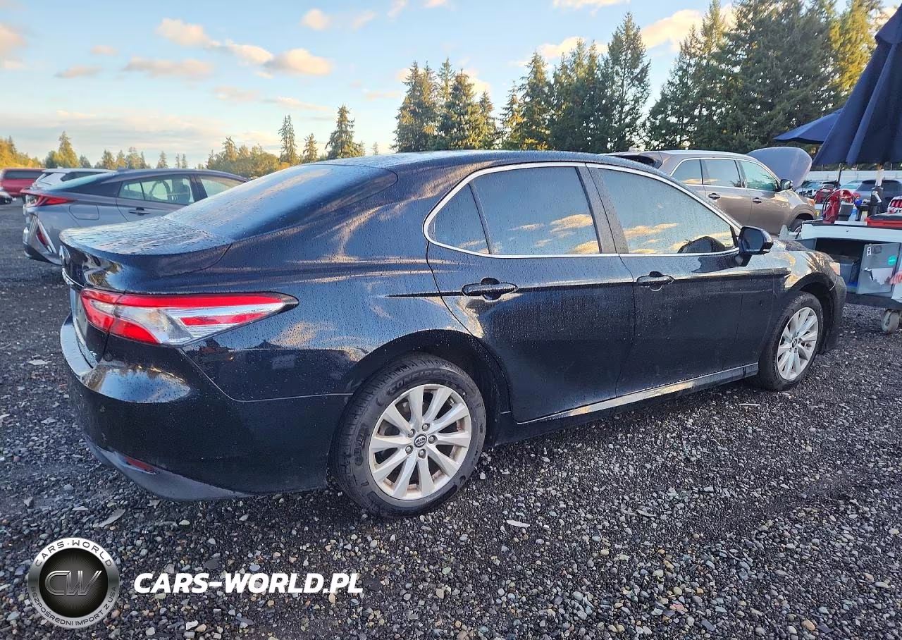 2018 Toyota Camry Le VIN:4T1B11HK5JU609088 - 3
