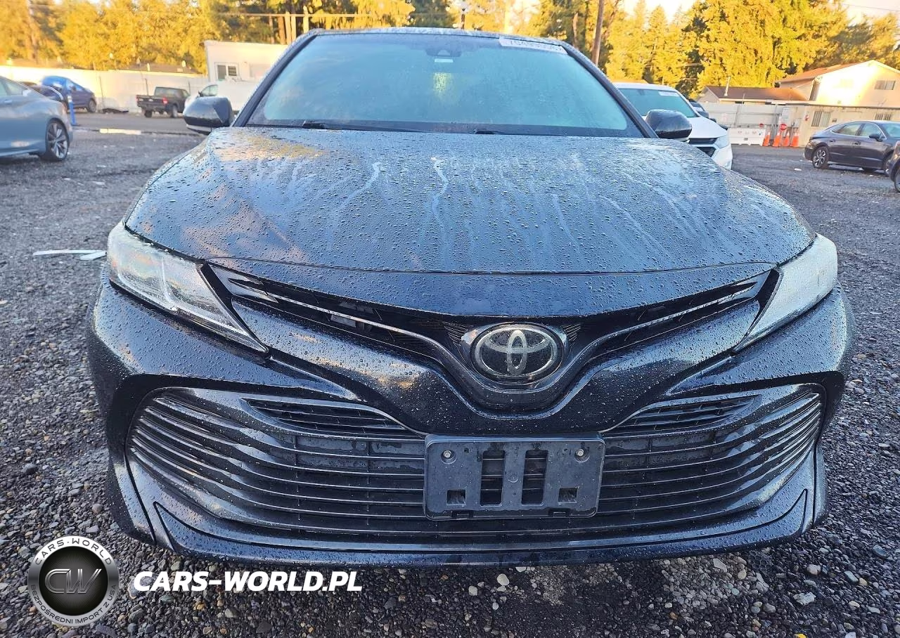 2018 Toyota Camry Le VIN:4T1B11HK5JU609088 - 5