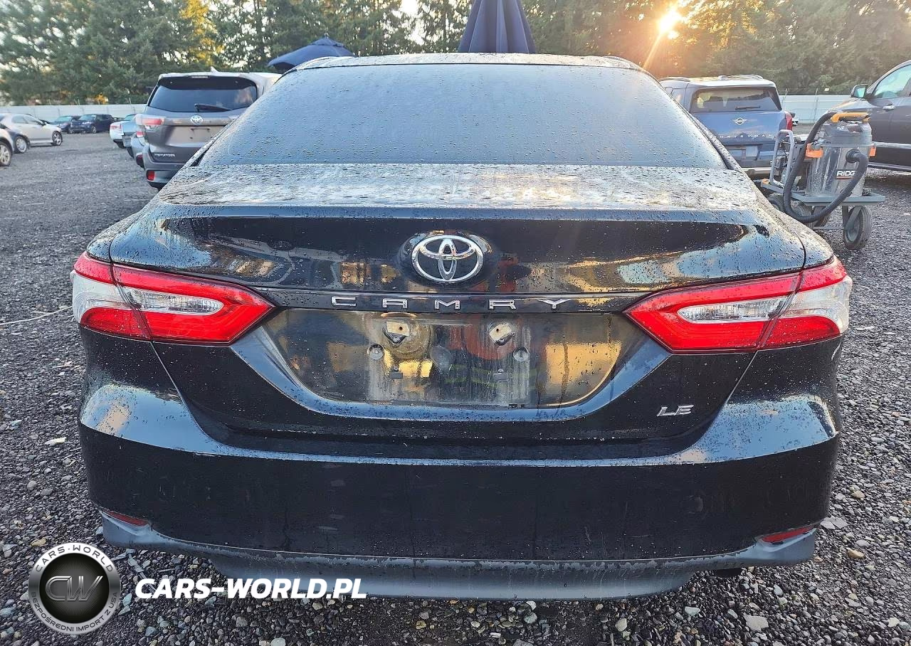 2018 Toyota Camry Le VIN:4T1B11HK5JU609088 - 6