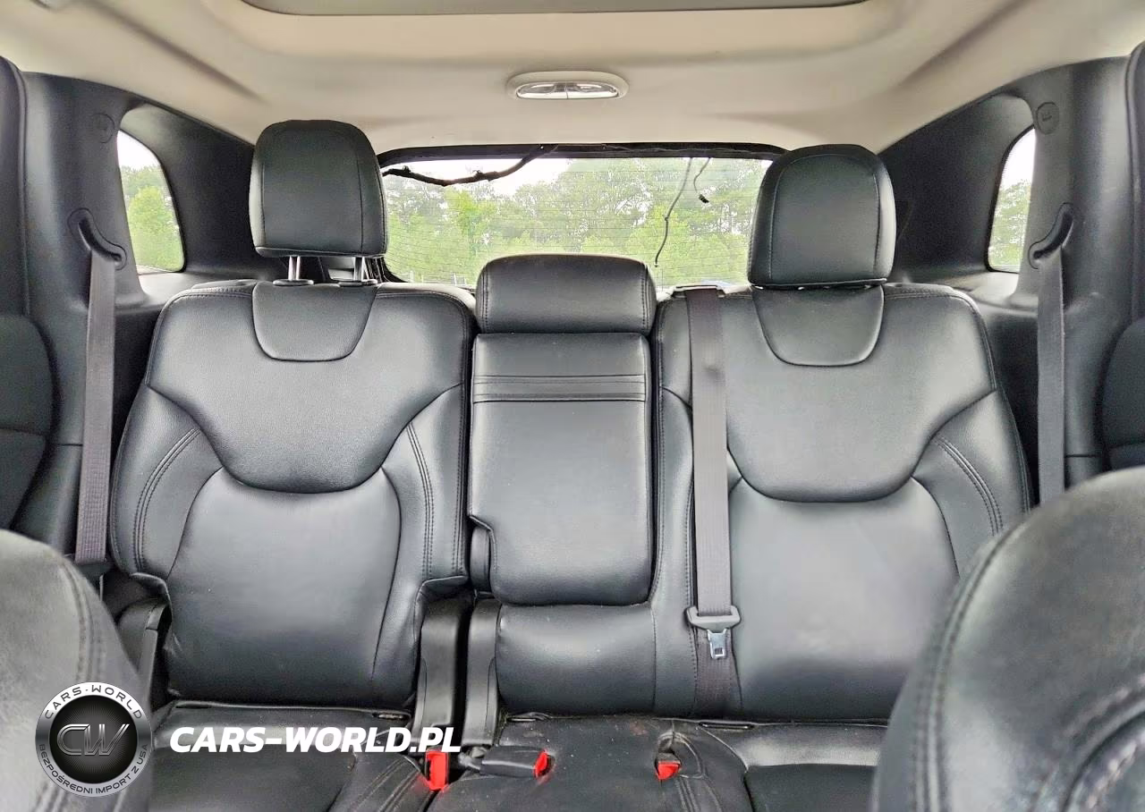 2017 Jeep Cherokee Latitude VIN:1C4PJLCS0HW549572 - 10