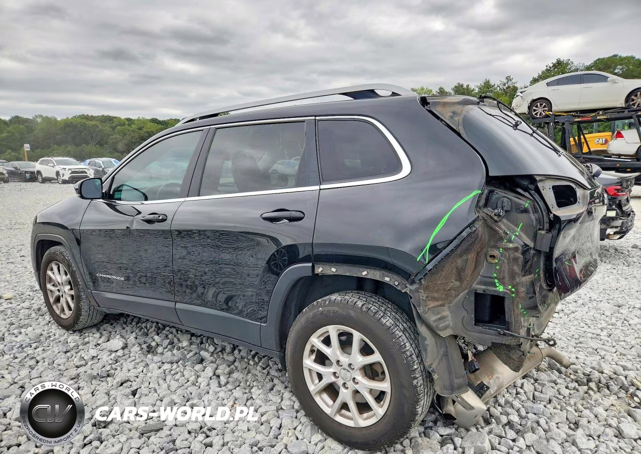 2017 Jeep Cherokee Latitude VIN:1C4PJLCS0HW549572 - 2