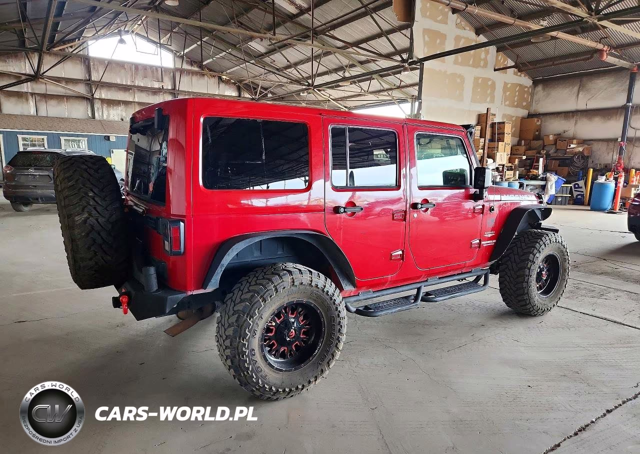 2012 Jeep Wrangler Unlimited Sahara VIN:1C4BJWEGXCL188981 - 3