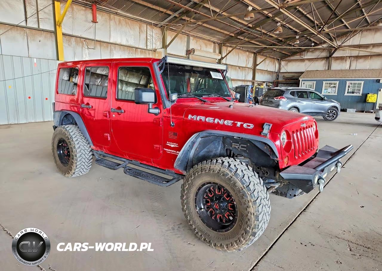 2012 Jeep Wrangler Unlimited Sahara VIN:1C4BJWEGXCL188981 - 4