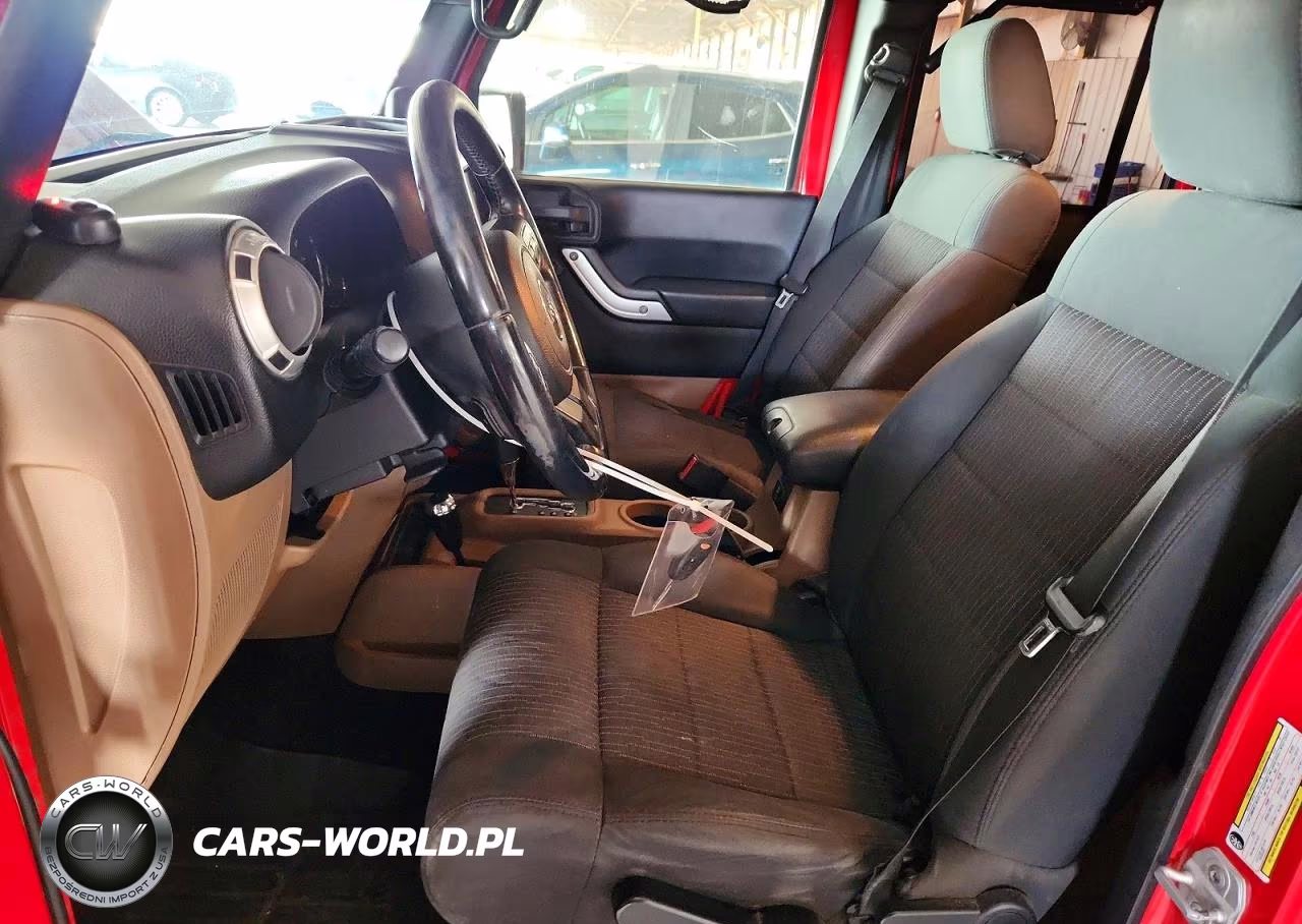 2012 Jeep Wrangler Unlimited Sahara VIN:1C4BJWEGXCL188981 - 7