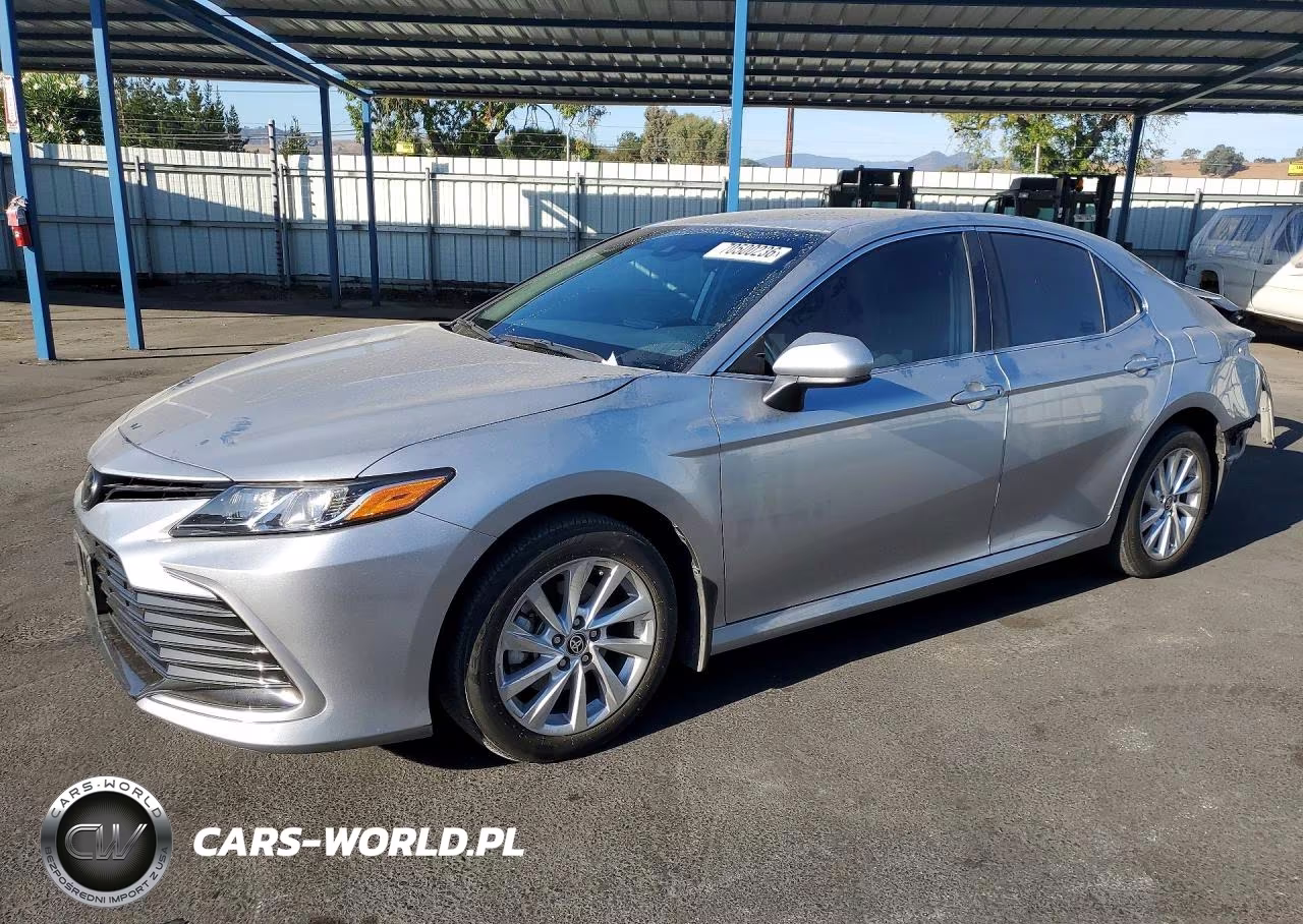 2024 Toyota Camry Le – zdjęcie 1 z 13