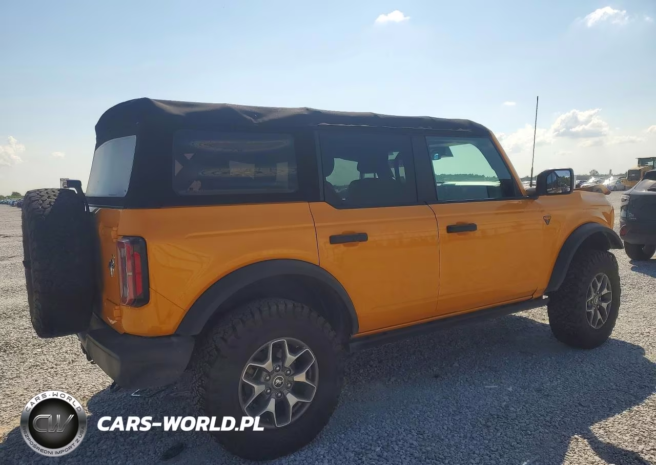 2021 Ford Bronco Base VIN:1FMEE5DP6MLA98589 - 3