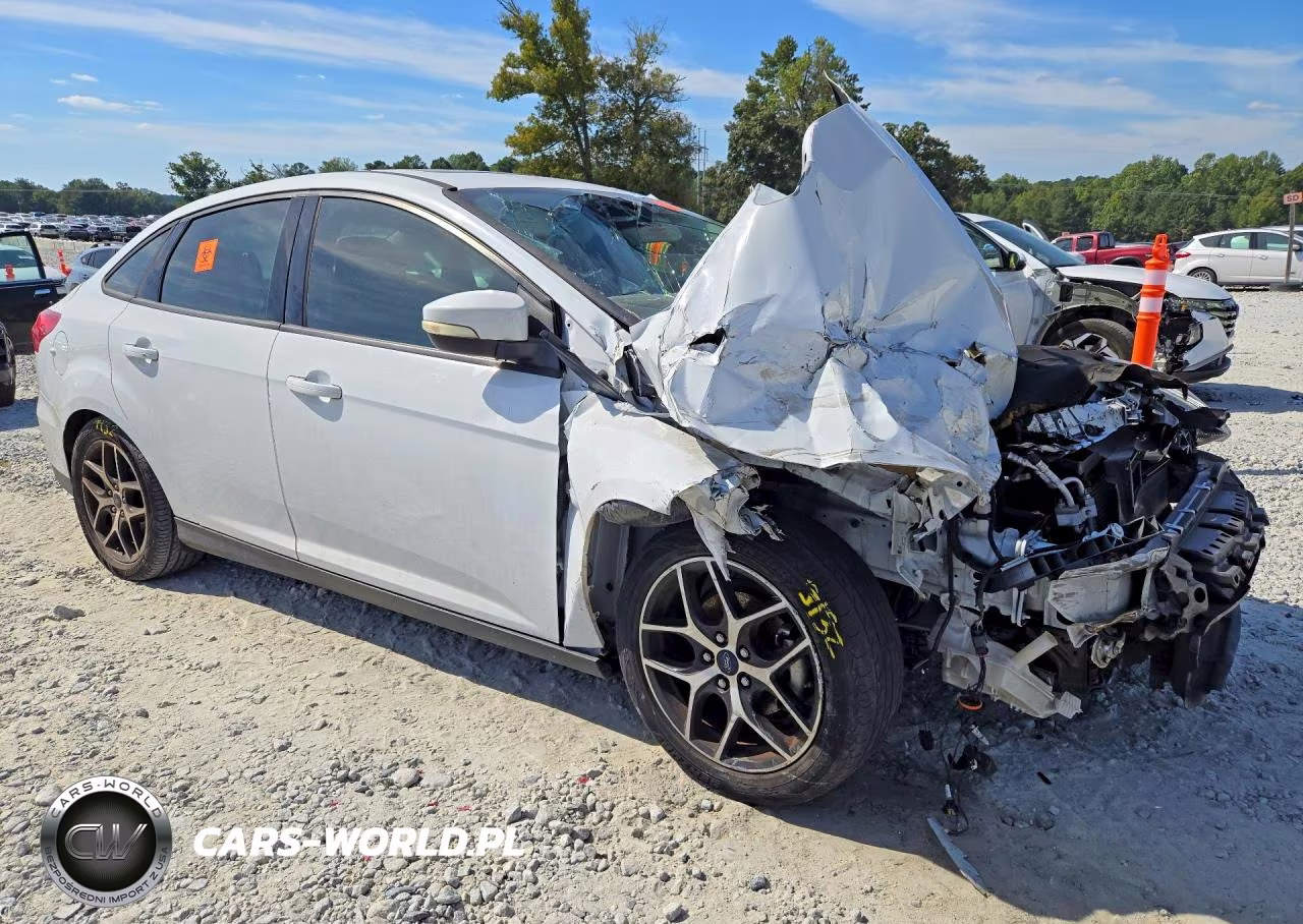 2018 Ford Focus Sel VIN:1FADP3H26JL265256 - 4