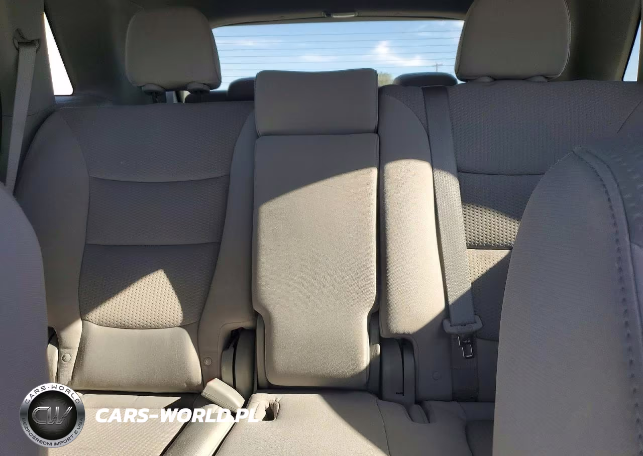 2011 Kia Sorento Lx VIN:5XYKTDA12BG178469 - 10
