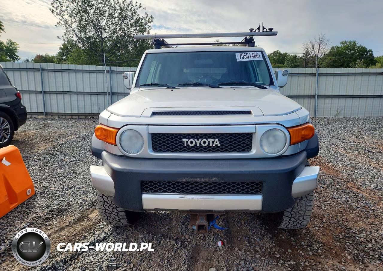 2007 Toyota Fj Cruiser Base VIN:JTEBU11F570055099 - 5