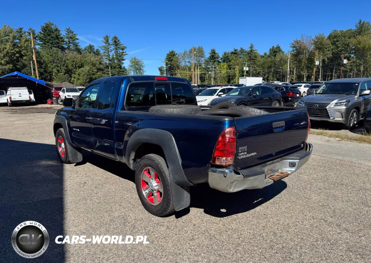 2008 Toyota Tacoma VIN:5TEUX42N18Z589486 - 3