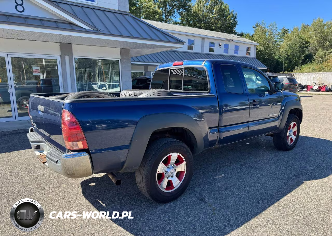 2008 Toyota Tacoma VIN:5TEUX42N18Z589486 - 4