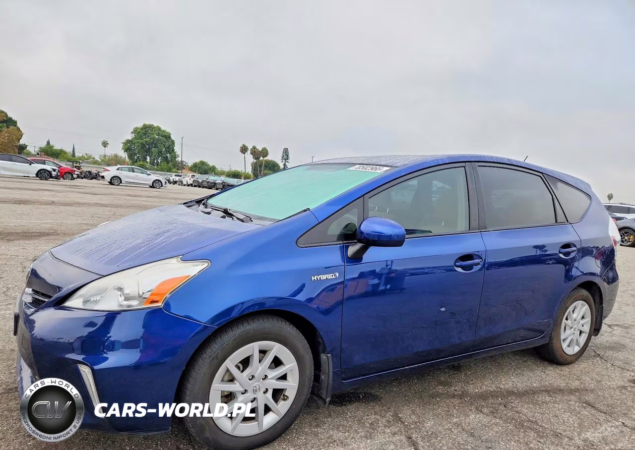 2013 Toyota Prius V Three