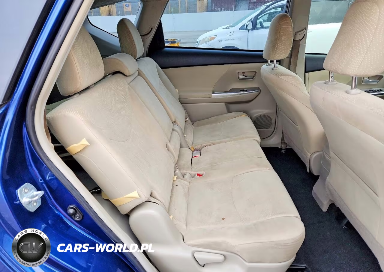 2013 Toyota Prius V Three VIN:JTDZN3EU7D3235943 - 10