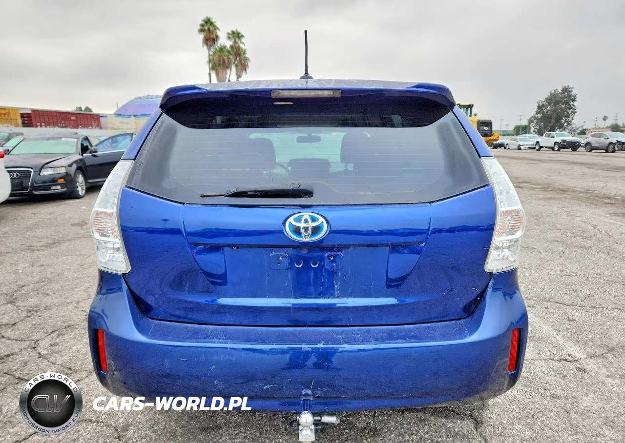 2013 Toyota Prius V Three VIN:JTDZN3EU7D3235943 - 6